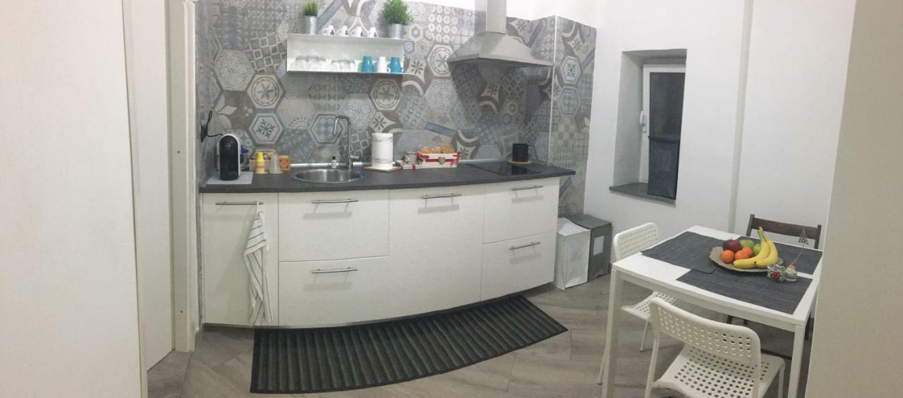 Studios Toledo 355 Napoli Esterno foto
